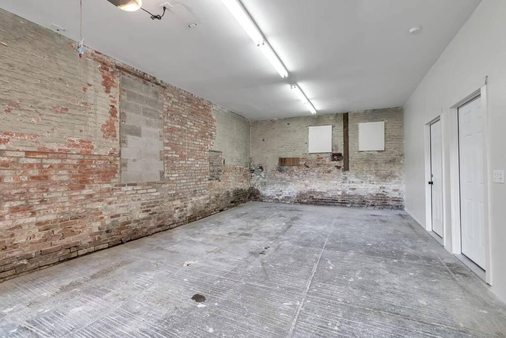 דירות באפלו Carriage House Loft - King Bed And Garage Parking מראה חיצוני תמונה