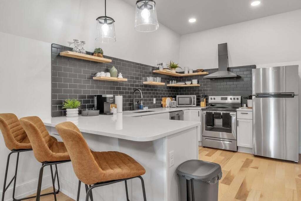 דירות באפלו Carriage House Loft - King Bed And Garage Parking מראה חיצוני תמונה